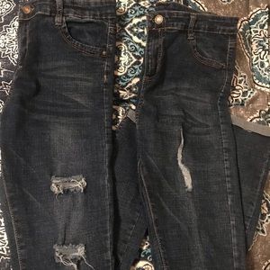 Medium denim w/ frays & holes